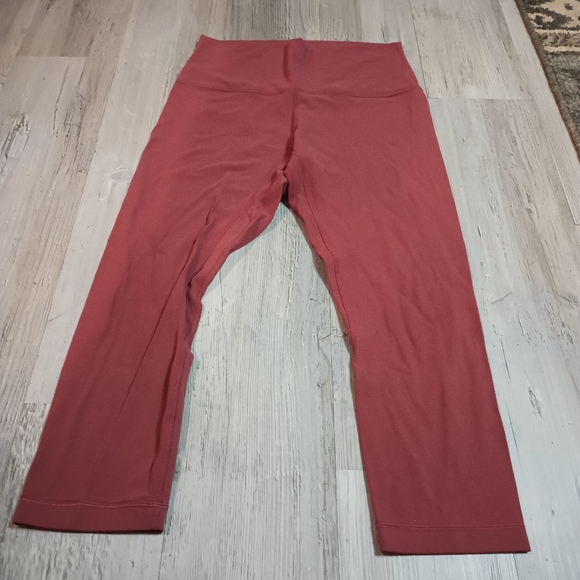 Lululemon Crop - Picture 2 of 6